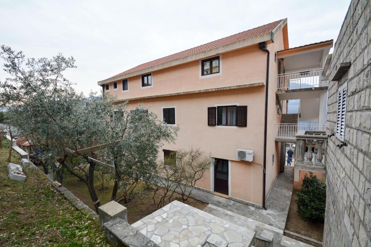 Apartamento Modern Seaside Escape - Stunning Sea View - Private & Stylish Kotor Exterior foto