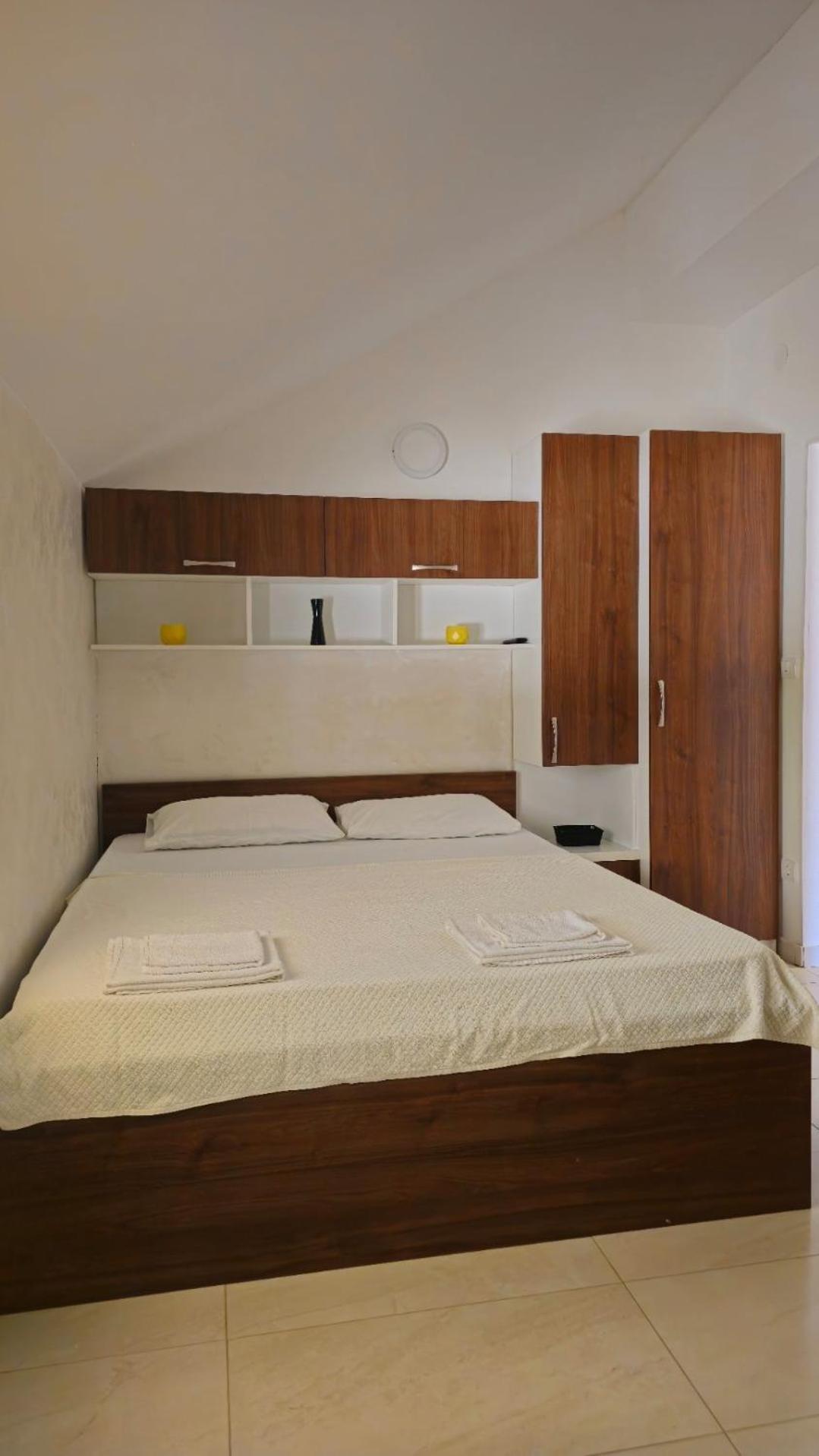 Apartamento Modern Seaside Escape - Stunning Sea View - Private & Stylish Kotor Exterior foto