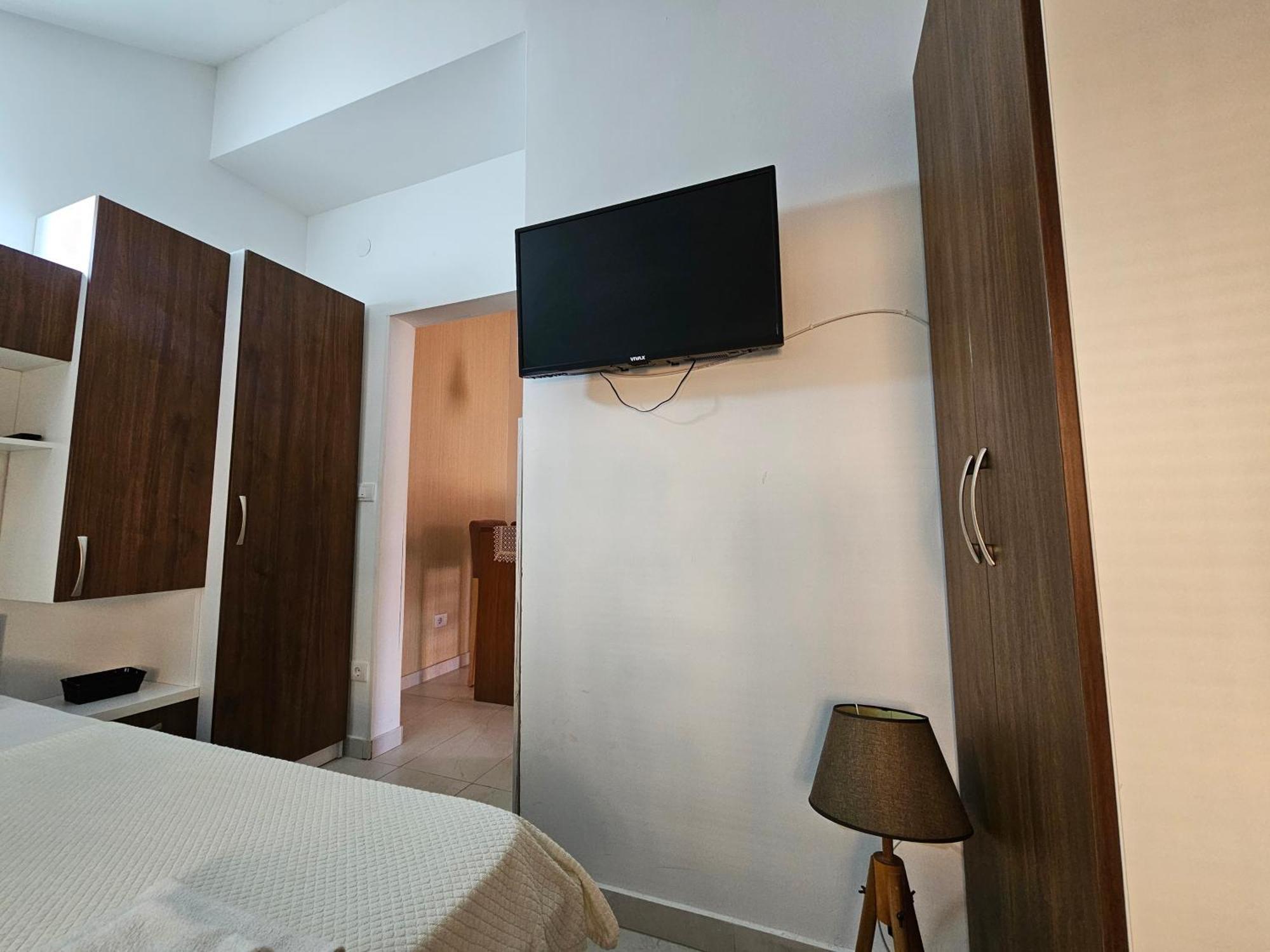 Apartamento Modern Seaside Escape - Stunning Sea View - Private & Stylish Kotor Exterior foto