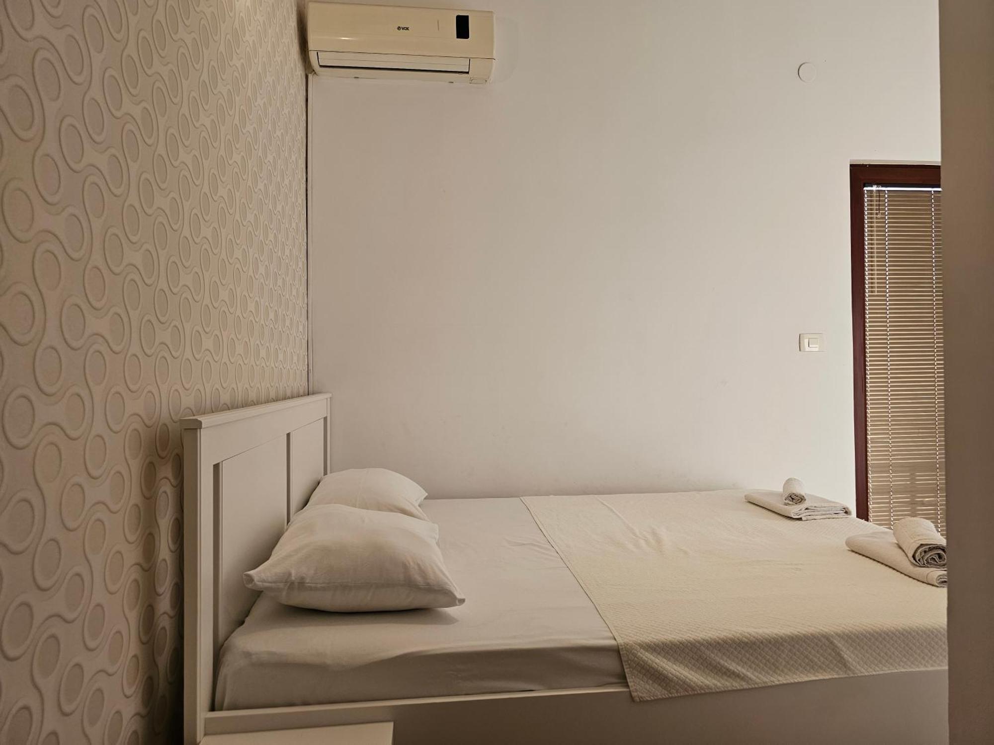 Apartamento Modern Seaside Escape - Stunning Sea View - Private & Stylish Kotor Exterior foto