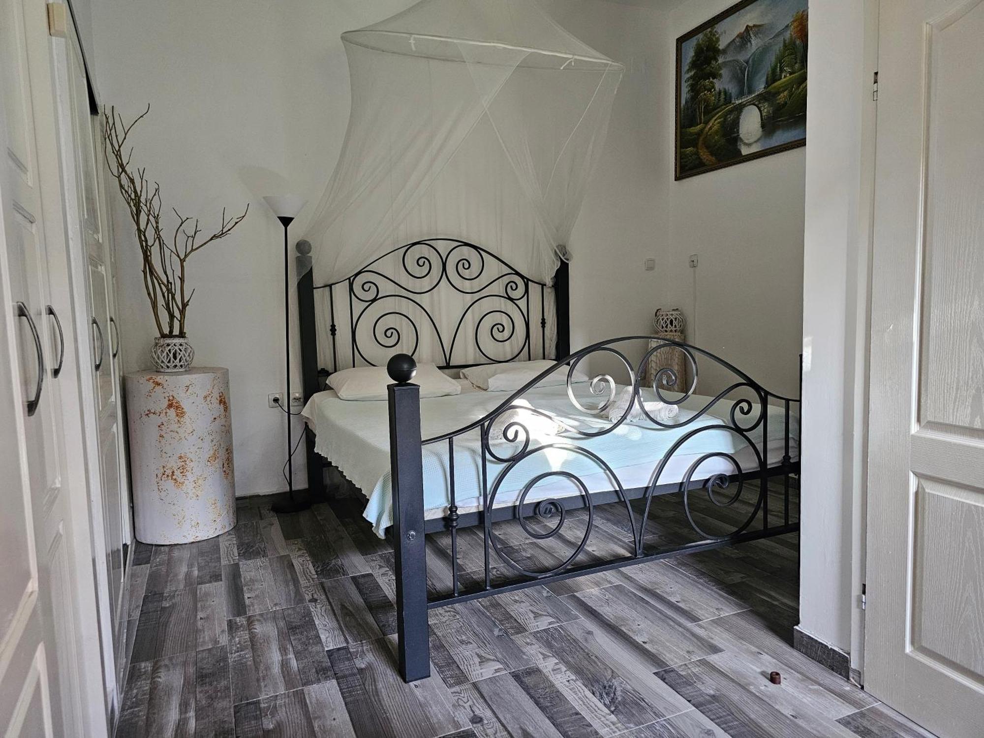 Apartamento Modern Seaside Escape - Stunning Sea View - Private & Stylish Kotor Exterior foto